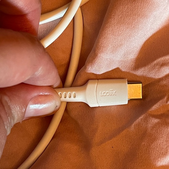 Logix USB c to lightening - Picture 3 of 3